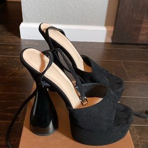 Lishan womens platforms size 9.5